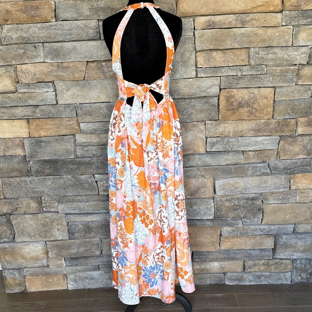 Zesica Halter Neck Beach Maxi - Picture 6 of 9